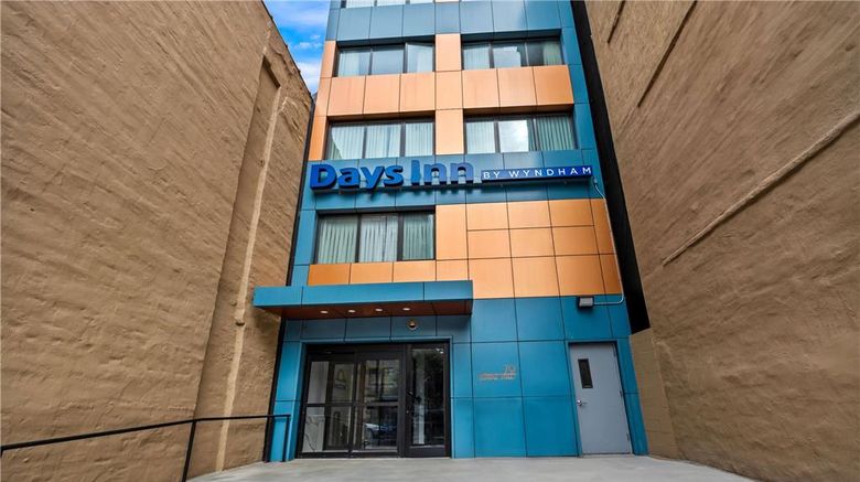<b>Days Inn by Wyndham New York Chinatown Exterior</b>. Images powered by <a href="https://iceportal.shijigroup.com/" title="IcePortal" target="_blank">IcePortal</a>.