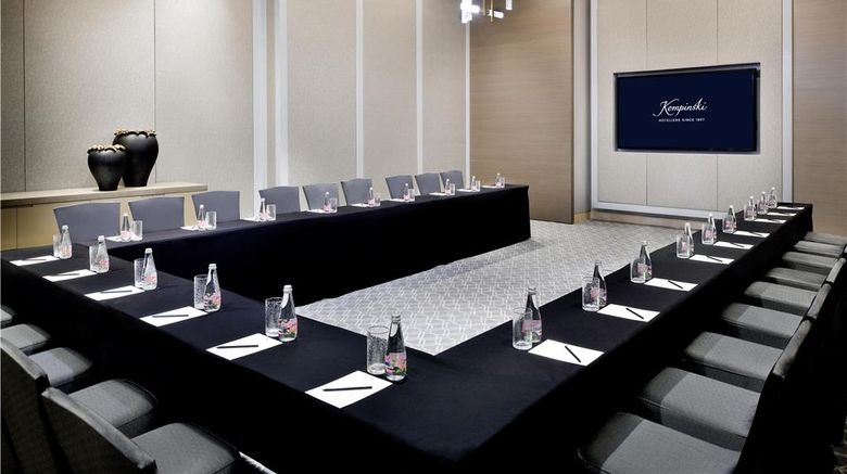 <b>Kempinski Central Avenue Dubai Meeting</b>. Images powered by <a href="https://iceportal.shijigroup.com/" title="IcePortal" target="_blank">IcePortal</a>.