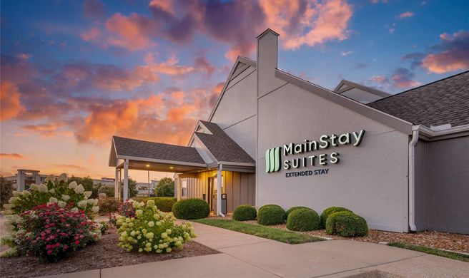 MainStay Suites St Louis-Galleria Exterior