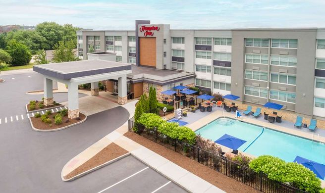 Hampton Inn Manchester Downtown Exterior