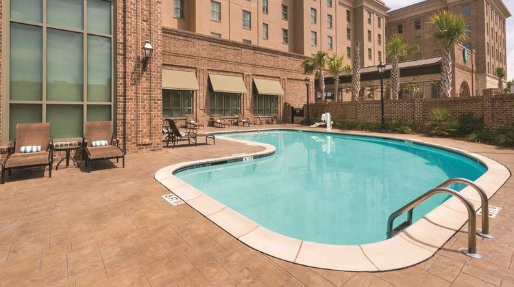 Embassy Suites Savannah Pool