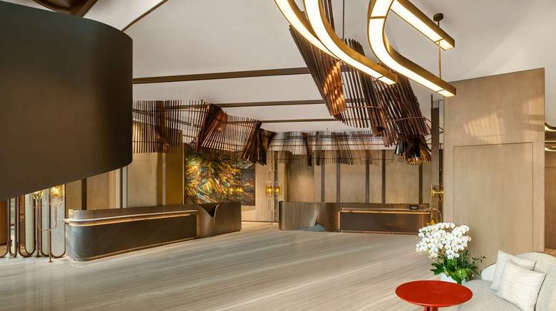 <b>Hilton Saigon Lobby</b>. Images powered by <a href="https://iceportal.shijigroup.com/" title="IcePortal" target="_blank">IcePortal</a>.