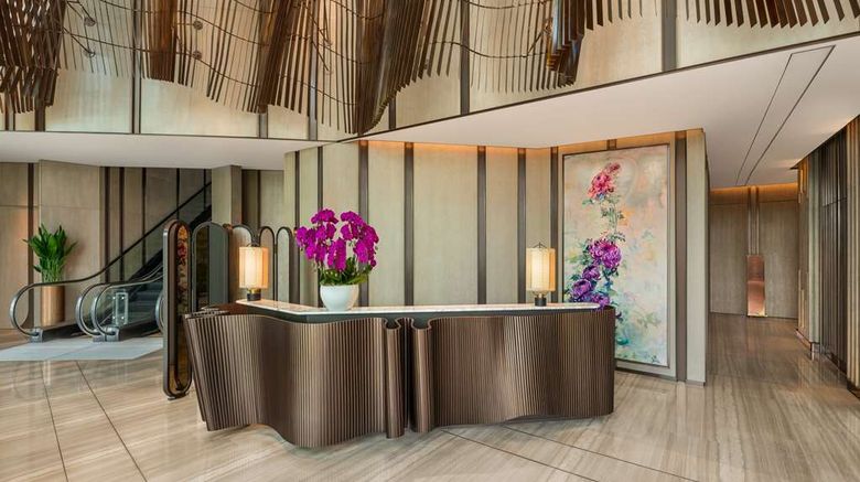 <b>Hilton Saigon Lobby</b>. Images powered by <a href="https://iceportal.shijigroup.com/" title="IcePortal" target="_blank">IcePortal</a>.