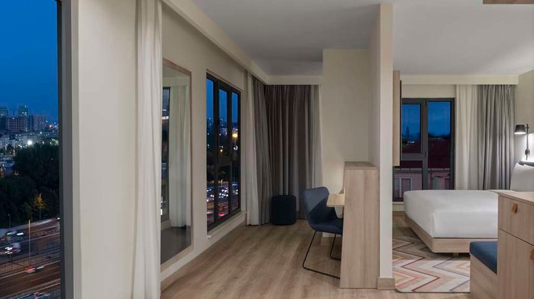 <b>Hampton by Hilton Merter Room</b>. Images powered by <a href="https://iceportal.shijigroup.com/" title="IcePortal" target="_blank">IcePortal</a>.