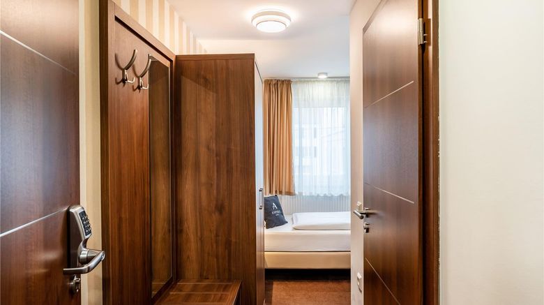 <b>Aspire Castillio, Trademark Collection Room</b>. Images powered by <a href="https://iceportal.shijigroup.com/" title="IcePortal" target="_blank">IcePortal</a>.