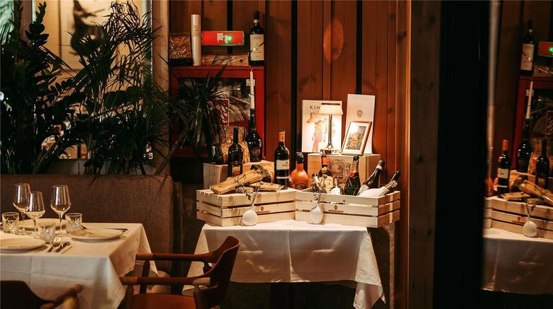<b>Swissotel Poiana Brasov Restaurant</b>. Images powered by <a href="https://iceportal.shijigroup.com/" title="IcePortal" target="_blank">IcePortal</a>.