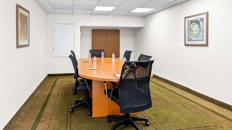 <b>Quality Inn Slidell I10 Meeting</b>. Images powered by <a href="https://iceportal.shijigroup.com/" title="IcePortal" target="_blank">IcePortal</a>.