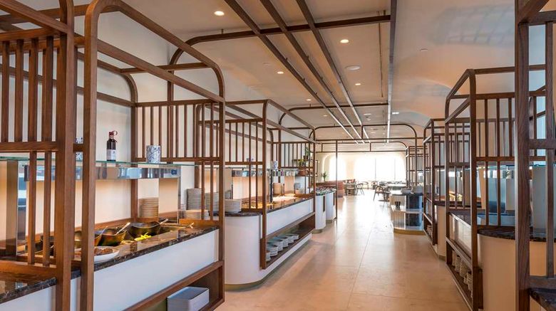 <b>Isla Brown Corinthia Resort & Spa-Curio Restaurant</b>. Images powered by <a href="https://iceportal.shijigroup.com/" title="IcePortal" target="_blank">IcePortal</a>.