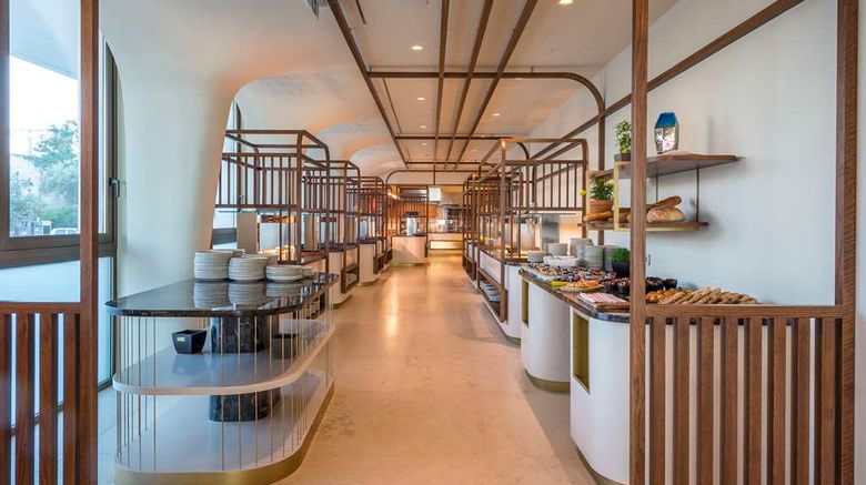 <b>Isla Brown Corinthia Resort & Spa-Curio Restaurant</b>. Images powered by <a href="https://iceportal.shijigroup.com/" title="IcePortal" target="_blank">IcePortal</a>.