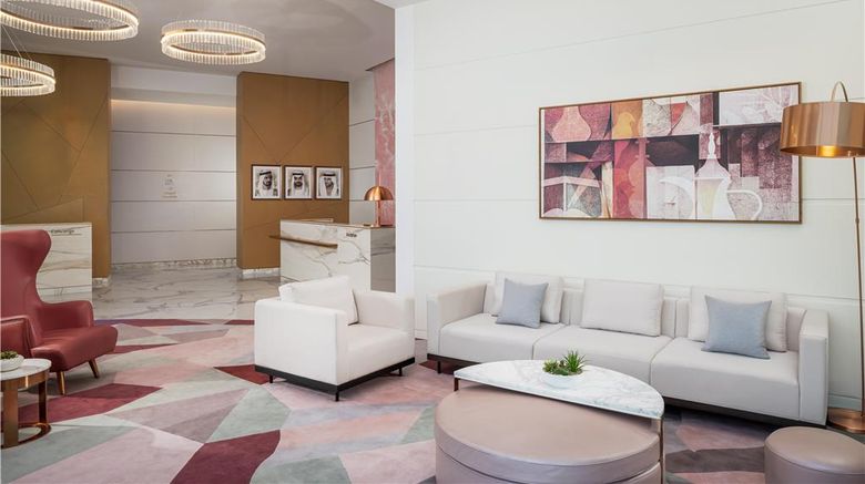 <b>Hilton Dubai Creek Hotel & Residences Lobby</b>. Images powered by <a href="https://iceportal.shijigroup.com/" title="IcePortal" target="_blank">IcePortal</a>.