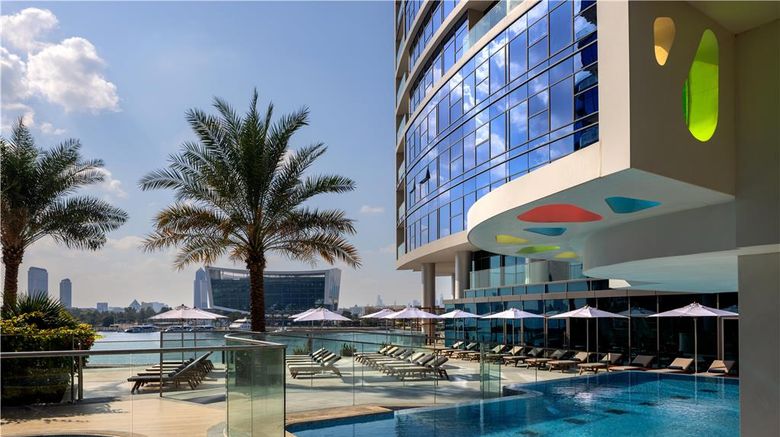 <b>Hilton Dubai Creek Hotel & Residences Pool</b>. Images powered by <a href="https://iceportal.shijigroup.com/" title="IcePortal" target="_blank">IcePortal</a>.