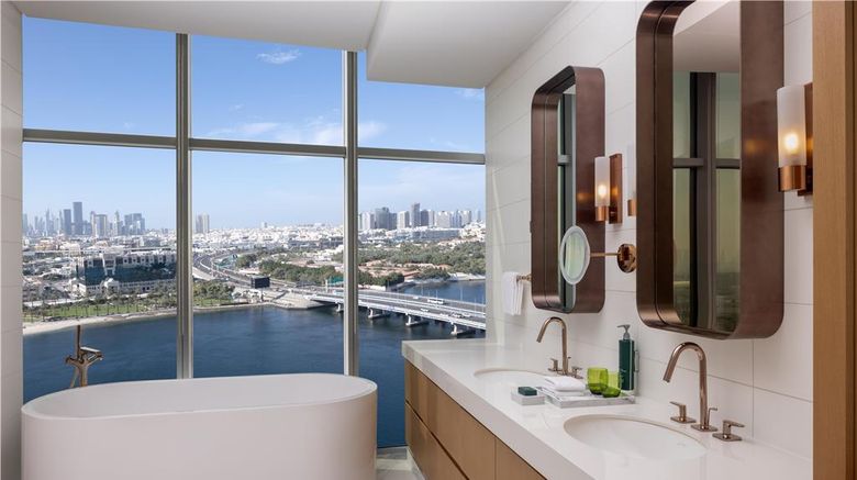 <b>Hilton Dubai Creek Hotel & Residences Room</b>. Images powered by <a href="https://iceportal.shijigroup.com/" title="IcePortal" target="_blank">IcePortal</a>.