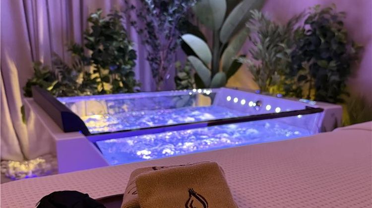 Park Inn by Radisson Hotel & Apts Kuwait Spa