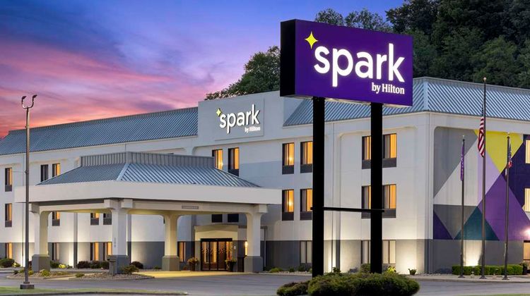 Spark by Hilton Newcomerstown Exterior