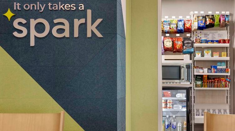 Spark by Hilton Newcomerstown Restaurant