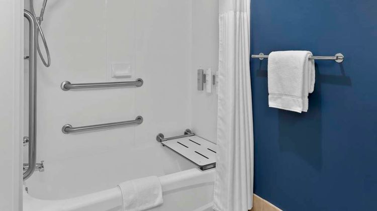 Spark by Hilton Newcomerstown Room
