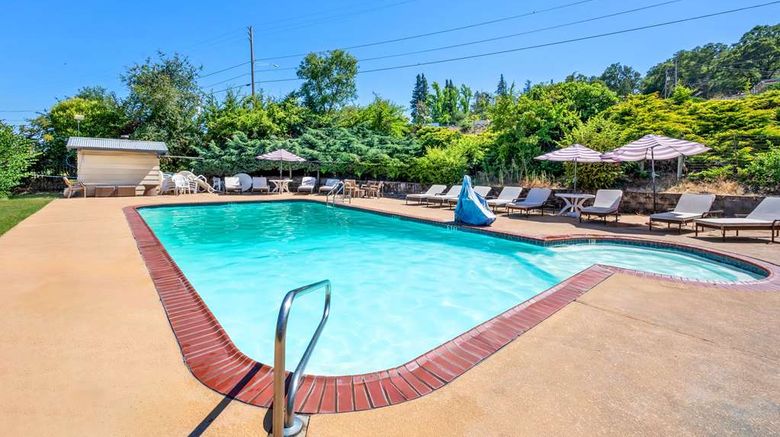 <b>Quality Inn and Suites Jackson Pool</b>. Images powered by <a href="https://iceportal.shijigroup.com/" title="IcePortal" target="_blank">IcePortal</a>.