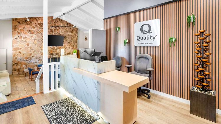 Quality Inn and Suites Jackson Lobby