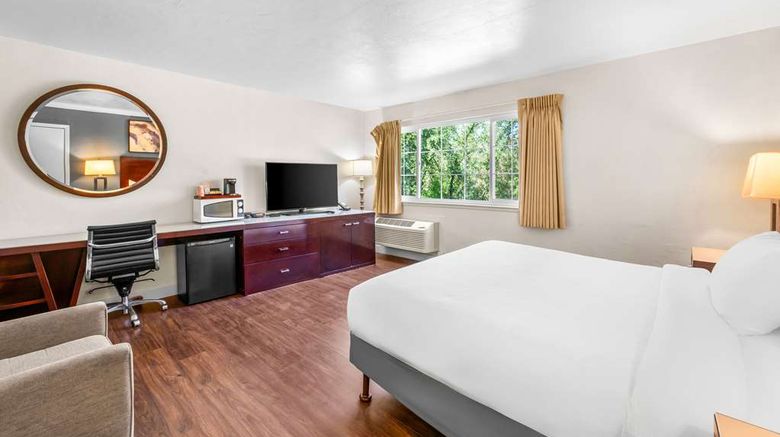 <b>Quality Inn and Suites Jackson Suite</b>. Images powered by <a href="https://iceportal.shijigroup.com/" title="IcePortal" target="_blank">IcePortal</a>.