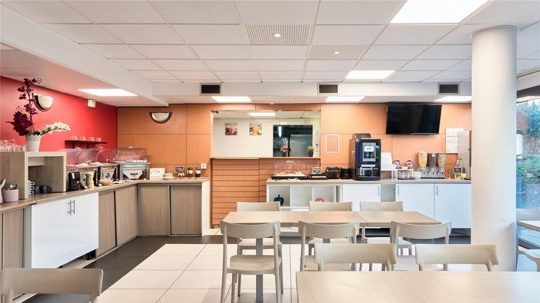 <b>Comfort Aparthotel Versailles Restaurant</b>. Images powered by <a href="https://iceportal.shijigroup.com/" title="IcePortal" target="_blank">IcePortal</a>.