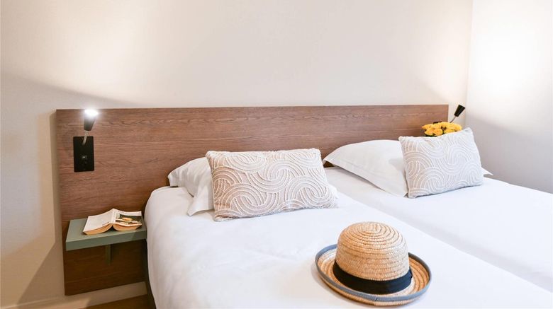 <b>Comfort Aparthotel Versailles Room</b>. Images powered by <a href="https://iceportal.shijigroup.com/" title="IcePortal" target="_blank">IcePortal</a>.