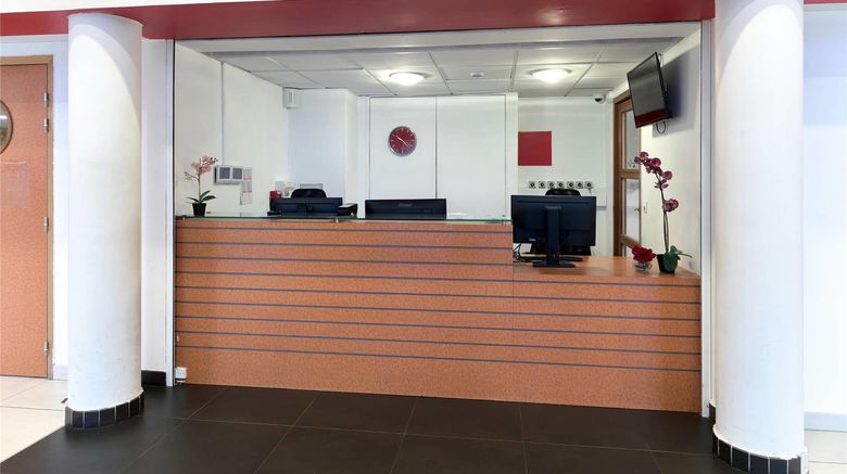 <b>Comfort Aparthotel Versailles Lobby</b>. Images powered by <a href="https://iceportal.shijigroup.com/" title="IcePortal" target="_blank">IcePortal</a>.