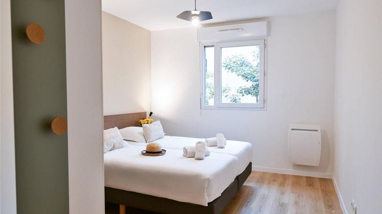 <b>Comfort Aparthotel Versailles Room</b>. Images powered by <a href="https://iceportal.shijigroup.com/" title="IcePortal" target="_blank">IcePortal</a>.