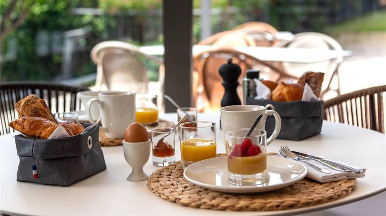 <b>Zenitude Hotel la Valadiere, Ascend Coll Restaurant</b>. Images powered by <a href="https://iceportal.shijigroup.com/" title="IcePortal" target="_blank">IcePortal</a>.