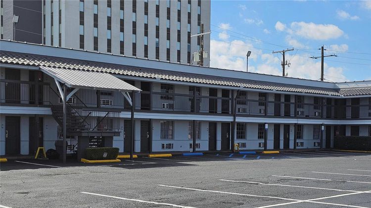 Metairie Inn Exterior
