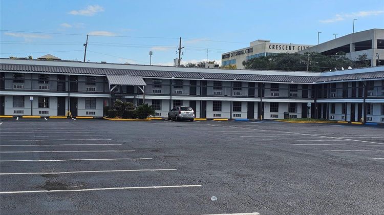 Metairie Inn Exterior