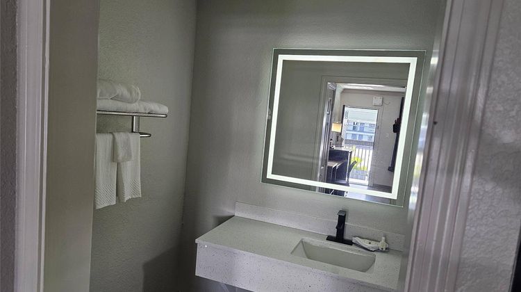 Metairie Inn Room
