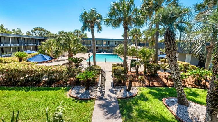 Suburban Studios Slidell I-10 Exterior