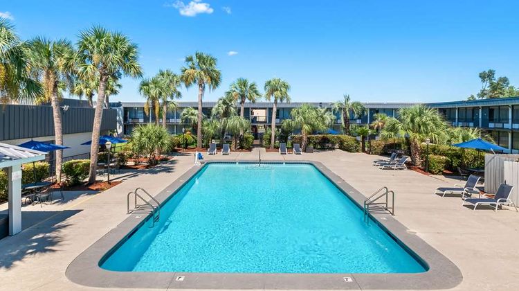 Suburban Studios Slidell I-10 Pool