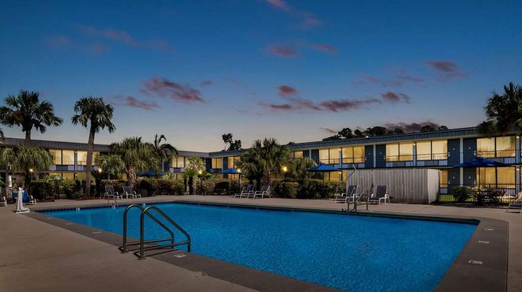 Suburban Studios Slidell I-10 Pool