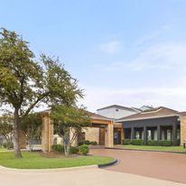 Super 8 by Wyndham Dallas Love Field Apt