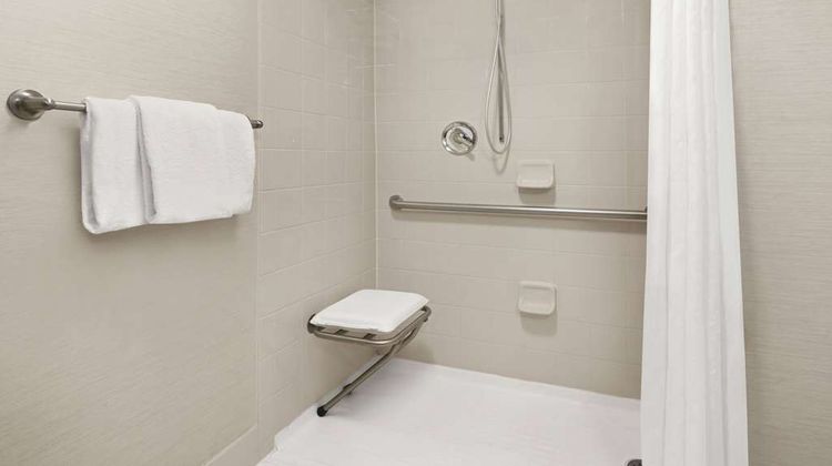 Super 8 by Wyndham Dallas Love Field Apt Room