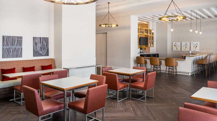 Hampton Inn & Suites Canal St French Qtr Restaurant