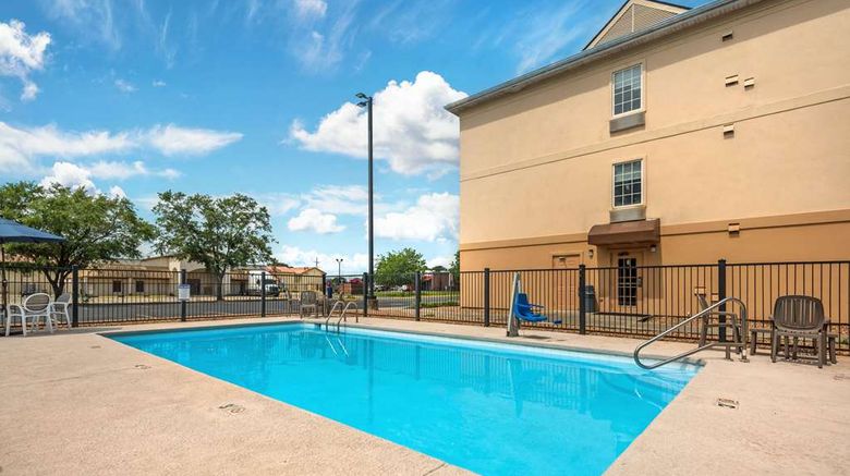 <b>Comfort Inn Lafayette North I-10 Pool</b>. Images powered by <a href="https://iceportal.shijigroup.com/" title="IcePortal" target="_blank">IcePortal</a>.