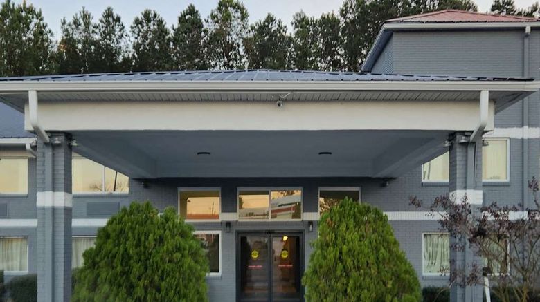 <b>Econo Lodge Inn and Suites Warsaw Exterior</b>. Images powered by <a href="https://iceportal.shijigroup.com/" title="IcePortal" target="_blank">IcePortal</a>.