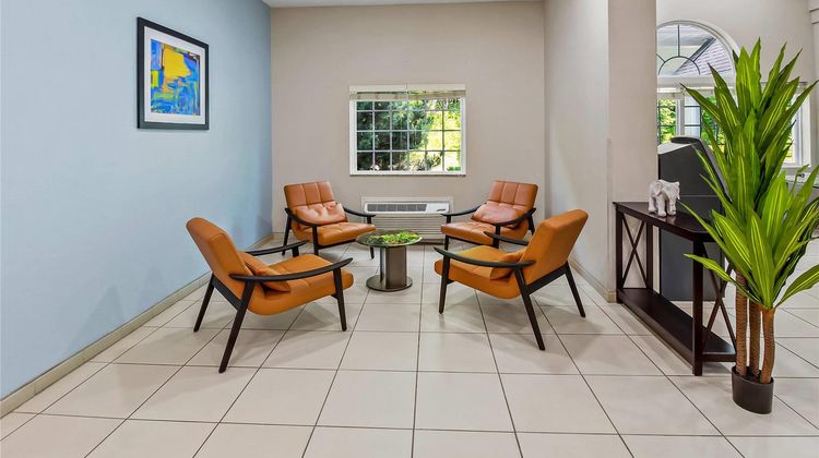 Quality Inn and Suites Washington Lobby