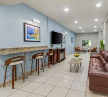 Quality Inn and Suites Washington Lobby