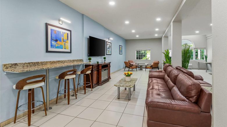 <b>Quality Inn and Suites Washington Lobby</b>. Images powered by <a href="https://iceportal.shijigroup.com/" title="IcePortal" target="_blank">IcePortal</a>.