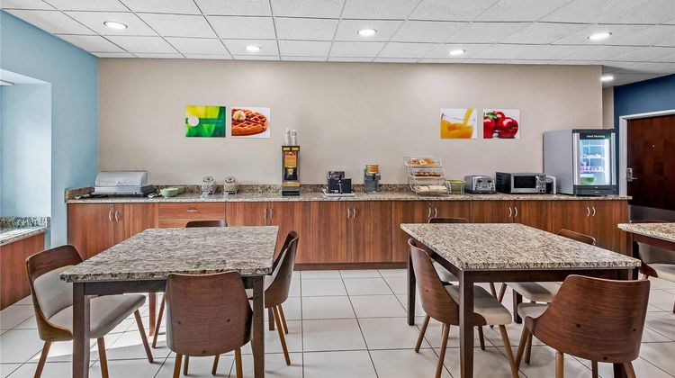 Quality Inn and Suites Washington Restaurant