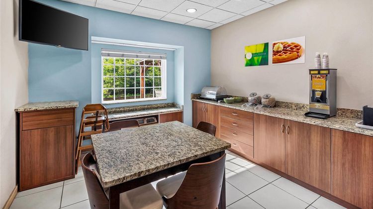 Quality Inn and Suites Washington Restaurant