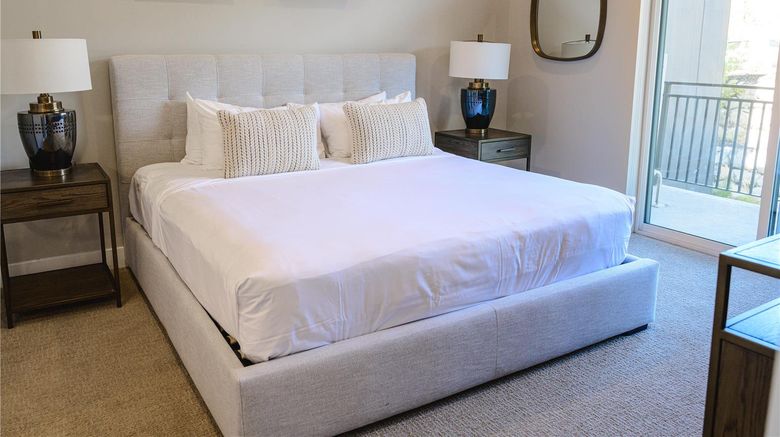<b>Black Rock Mountain Resort Room</b>. Images powered by <a href="https://iceportal.shijigroup.com/" title="IcePortal" target="_blank">IcePortal</a>.