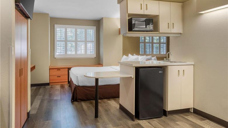 <b>SureStay by Best Western South Natomas Room</b>. Images powered by <a href="https://iceportal.shijigroup.com/" title="IcePortal" target="_blank">IcePortal</a>.