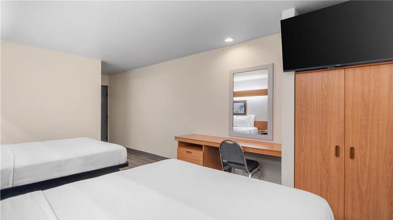 <b>SureStay by Best Western South Natomas Room</b>. Images powered by <a href="https://iceportal.shijigroup.com/" title="IcePortal" target="_blank">IcePortal</a>.