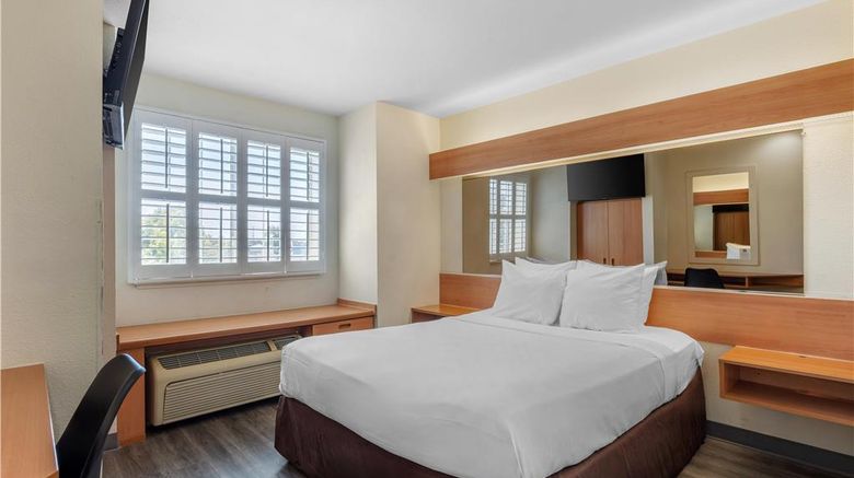 <b>SureStay by Best Western South Natomas Room</b>. Images powered by <a href="https://iceportal.shijigroup.com/" title="IcePortal" target="_blank">IcePortal</a>.