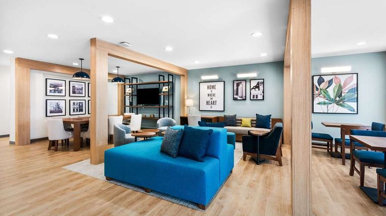 <b>Everhome Suites Lexington North Lobby</b>. Images powered by <a href="https://iceportal.shijigroup.com/" title="IcePortal" target="_blank">IcePortal</a>.