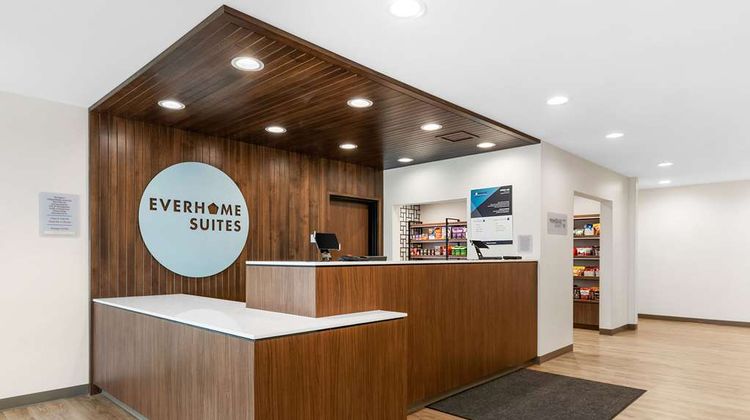 Everhome Suites Lexington North Lobby